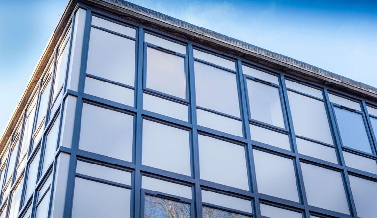 What is aluminium curtain wall?